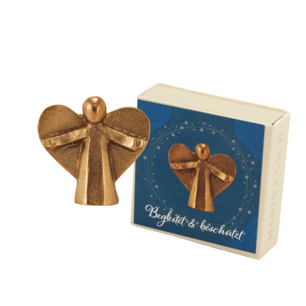 Englefigur i bronze: Ledsaget og beskyttet